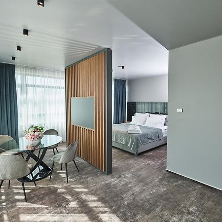 Hotel Emd Бакэу Экстерьер фото