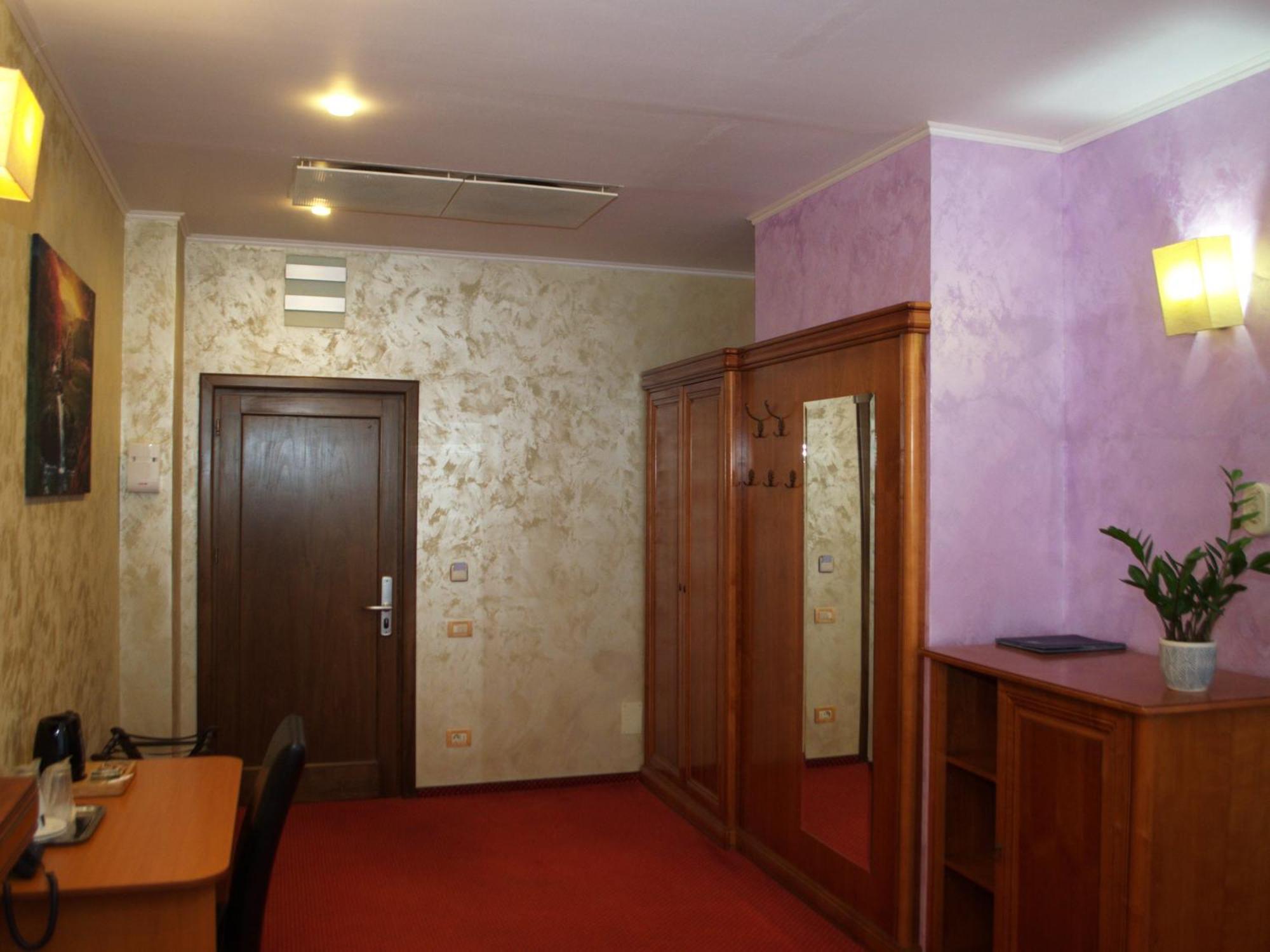 Hotel Emd Бакэу Номер фото