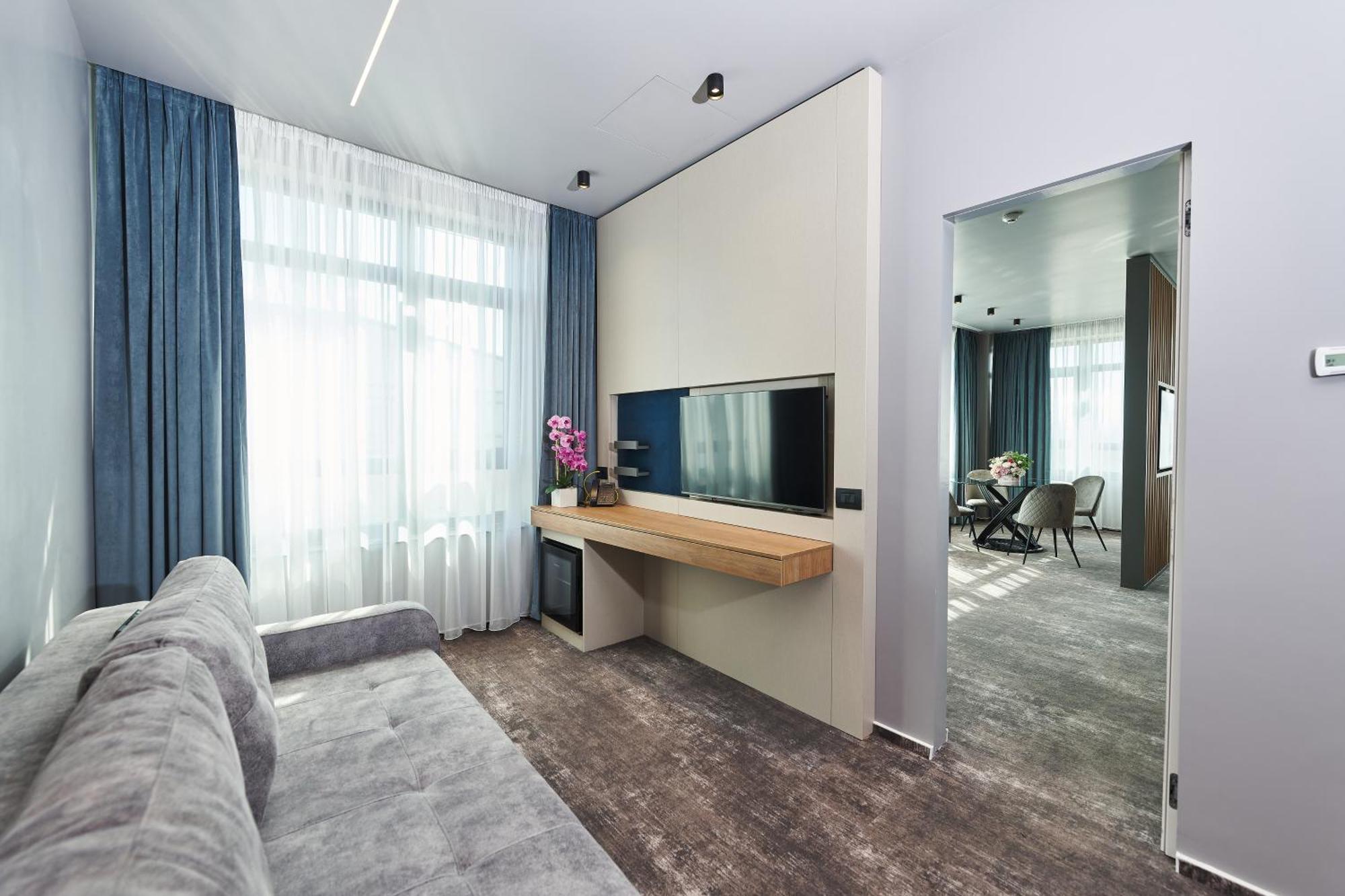 Hotel Emd Бакэу Экстерьер фото